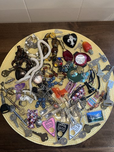 2.46 Pounds Of Jewelry/beads/keys For Crafting Or Jewelry Making