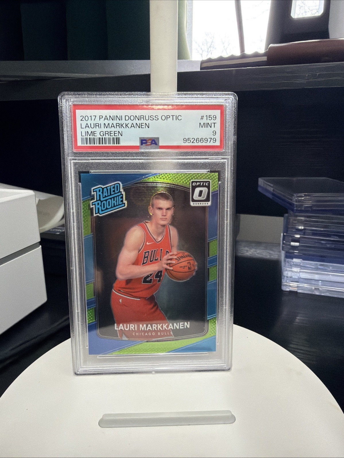 2017-18 Panini Donruss Optic -  Lauri Markkanen #159 Lime Green Prizm /175 (RC)
