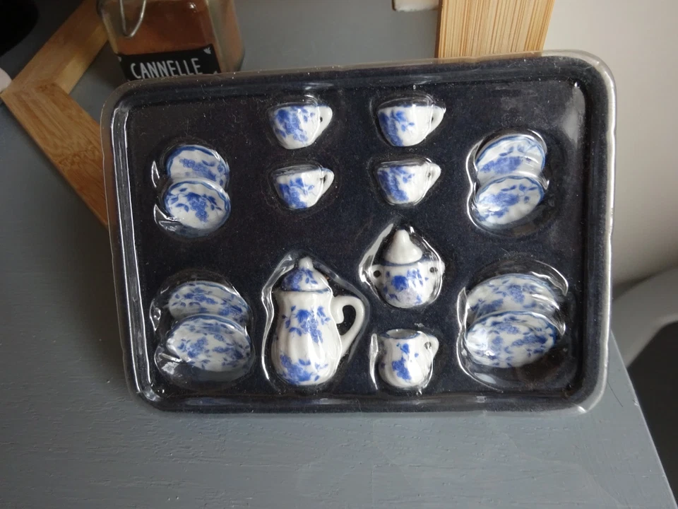 Lot dinette porcelaine maison poupée dans son coffret TBE à saisir !!! - Photo 3/3