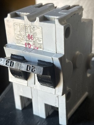 FEDERAL PIONEER NB220 20 Amp, 2 Pole, 120/240 volts Circuit Breaker