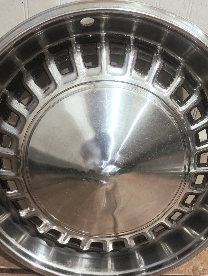 (1) Cubierta de rueda tapacubos vintage OEM 1971 Plymouth Fury Satellite 15" #0L 2944427 Foto 4 de 4