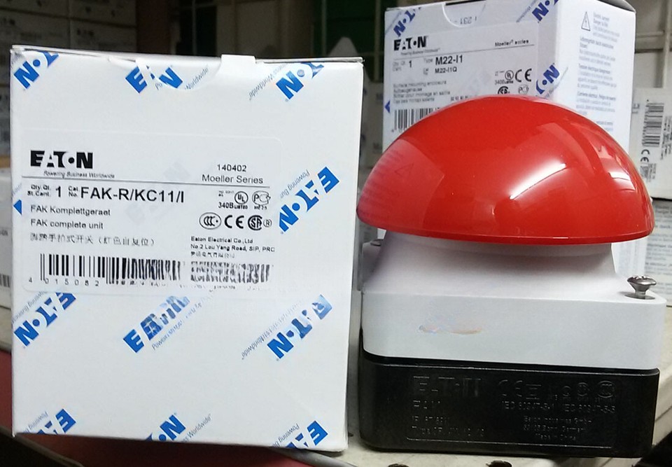 1pcs New EATON MOELLER FAK-R/V/KC11/IY switch 106U