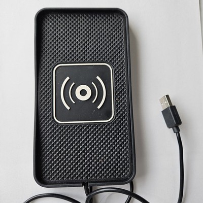 Fast Wireless Charging Pad Qi Standard Black Universal Matte Desktop Grip