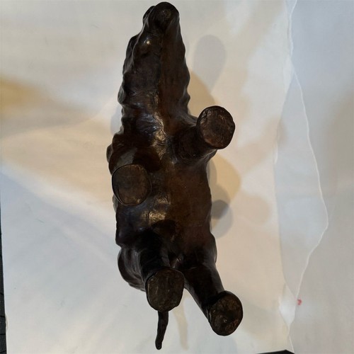 Escultura de animal rinoceronte envuelta en cuero vintage decoración oscura con ojos de vidrio - Imagen 5 de 6