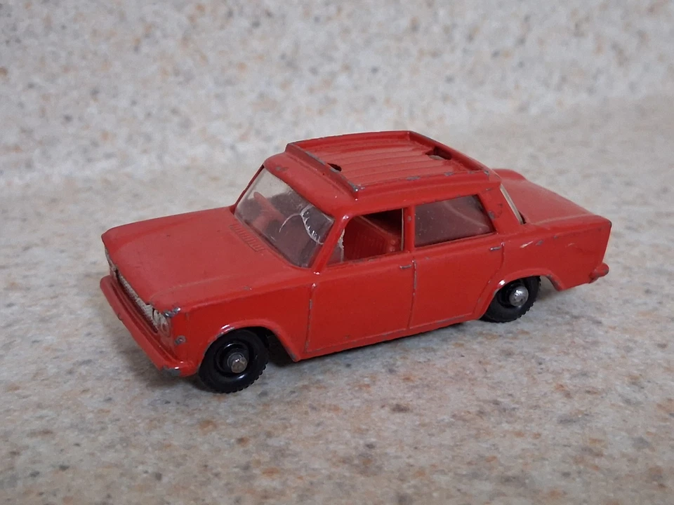 🔥RARE🔥 Vintage Lesney Matchbox Diecast Red Fiat 1500  #56 No Luggage - Image 2 of 4