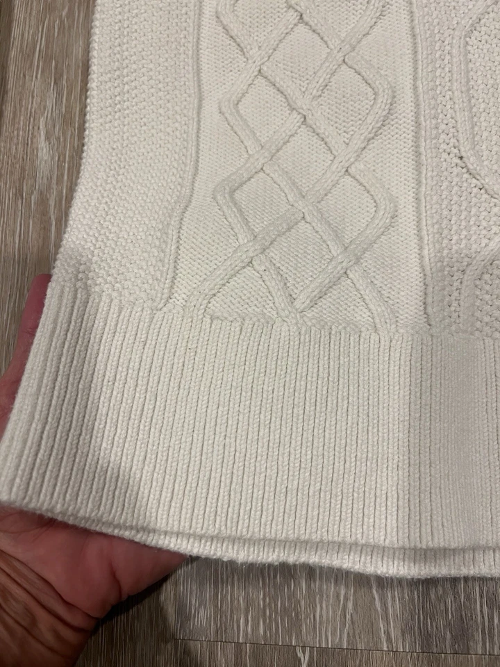 EUC Bass Womens White Cable Knit Sweater, V-Neck, Medium, No Flaws!  - Image 3 of 4