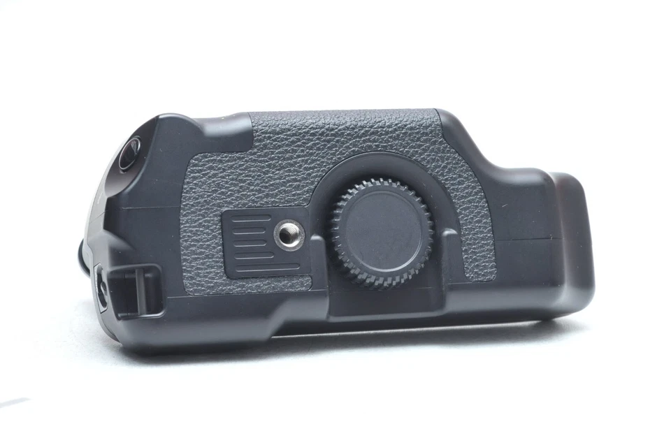 Canon BP-300 Battery Pack Grip for EOS 7 7S Elan 7E 7N 7NE EOS 33 - Image 2 of 2