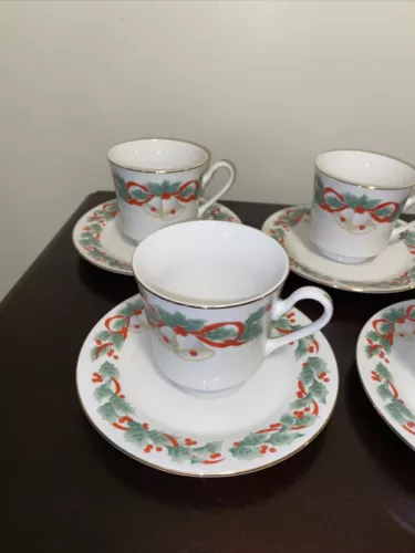 4 Sango Christmas China Noel 1990 Holly Holiday #8401 Footed Cup and Saucer Set