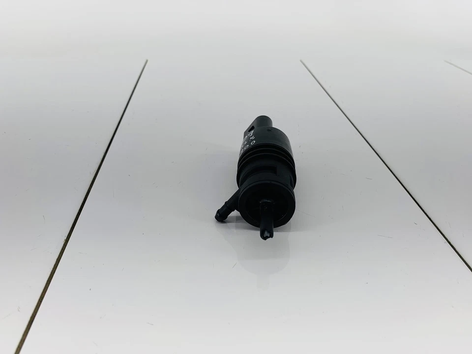 09-11 MERCEDES BENZ SLK300 WINDSHIELD WIPER WASHER TANK RESERVOIR PUMP OEM - Image 2 of 4