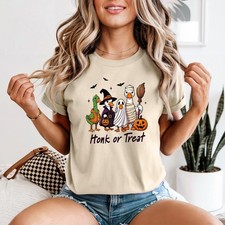Honk Or Treat Halloween Ducks Camiseta para mujer Disfraces de vacaciones
