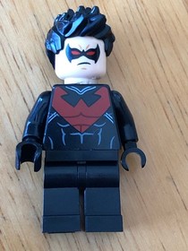 Lego Nightwing 76011 Red Eye Holes Batman II Super Heroes Minifigure