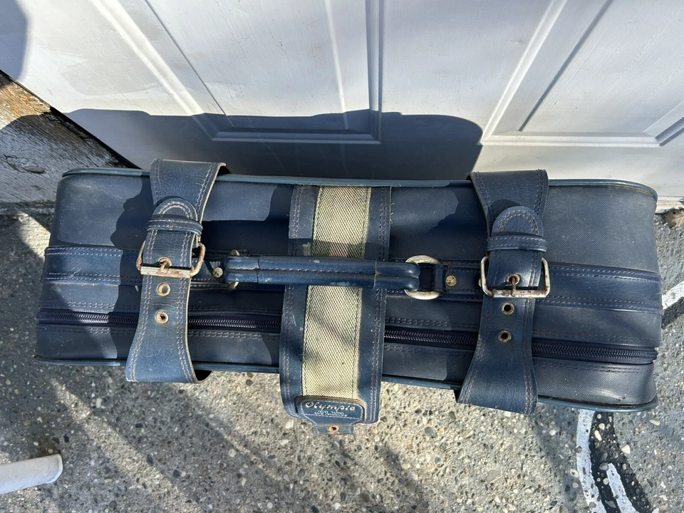 Vtg Olympia America Inc. Suitcase/Luggage 60s Navy Blue MCM Soft Side 16"x26"8" - Image 2 of 4
