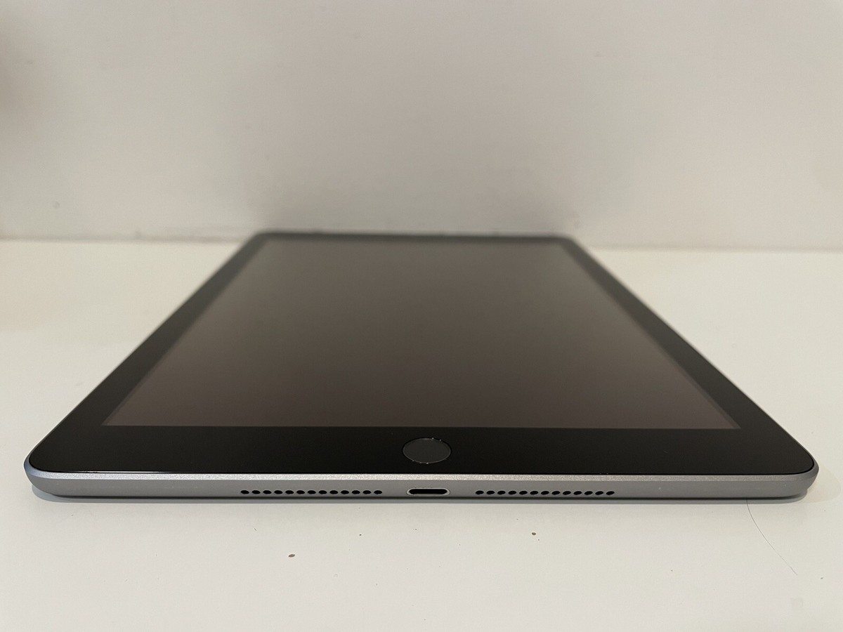 Apple iPad 5th Gen., 32GB, Wi-Fi, 9.7