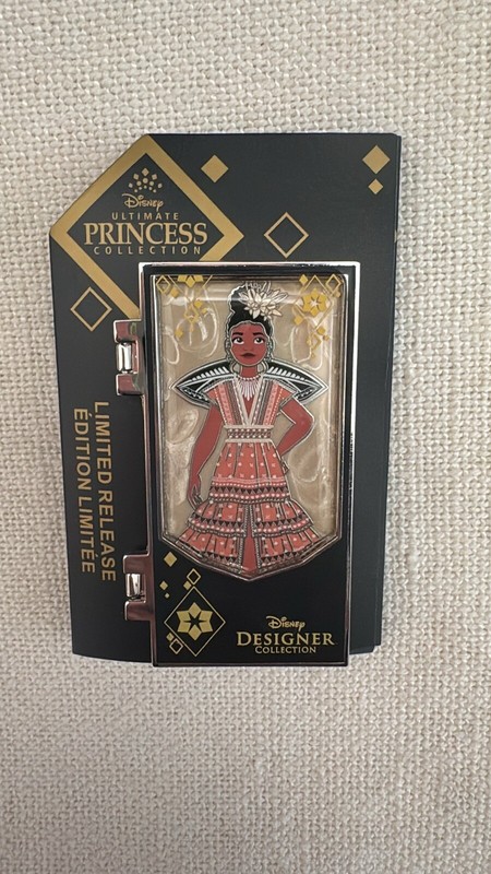 Moana Disney Ultimate Princess Collection Designer LR Hinged Pin New!