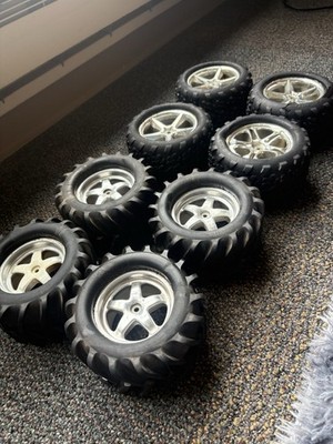 Vintage Traxxas T-Maxx E-Maxx Chevron and Erevo tires Tires on 14mm hex