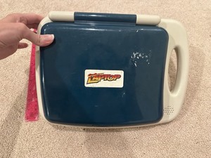 GeoSafari Laptop Educational System with Double-Sided Activity Cards