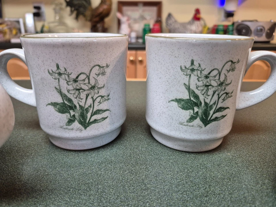 Juego de 4 tazas de café Noritake China Mountain Flowers 8343 12 OZ estado excelente Foto 2 de 4