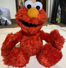 Sesame Street Talking TICKLE ME ELMO Giggles Shakes Shaggy Fur CLEAN C0923