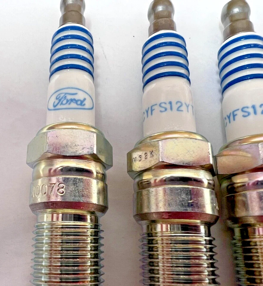 Conjunto de 6 velas de ignição genuínas OEM Motorcraft CYFS12YT4 feitas no Japão!! - Imagem 2 de 4