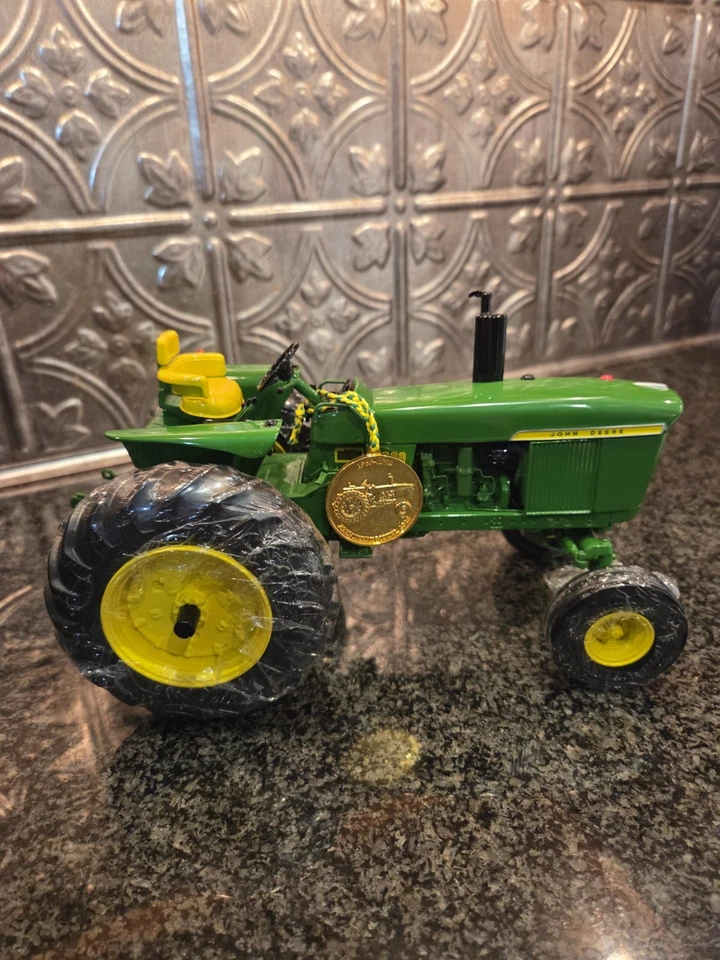 New 1/16 JohnDeere PowerShift 4020 Diesel ERTL Tractor#5549 Precision Classics#4 - Image 2 of 4