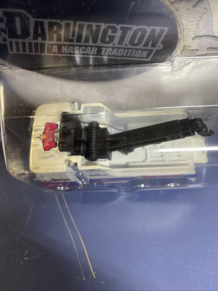 Hot Wheels Racing Treasure Hunt TH Darlington Raceway Tow Truck ©2000 #2 of 10 - Image 2 of 4