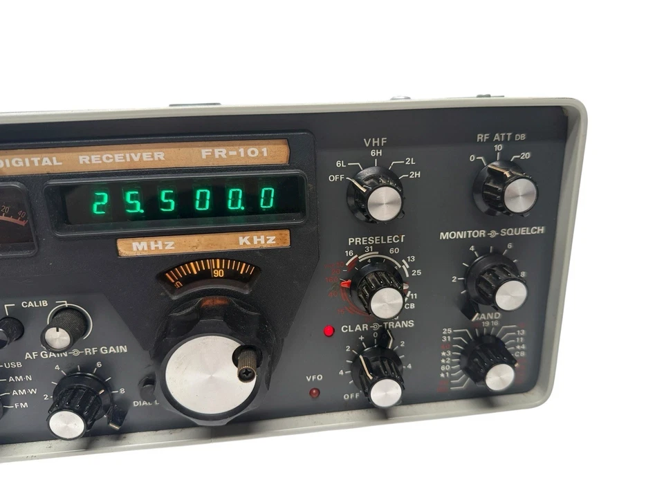 Vintage Yaesu FR-101 Digital Receiver - Image 3 of 4