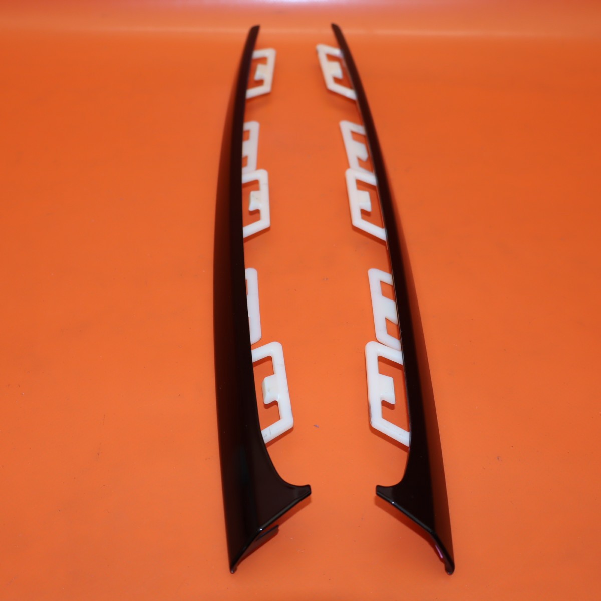 BENTLEY BENTAYGA REAR BUMPER MOLDING LEFT RIGHT 2017 2018 2019 2020 36A807712