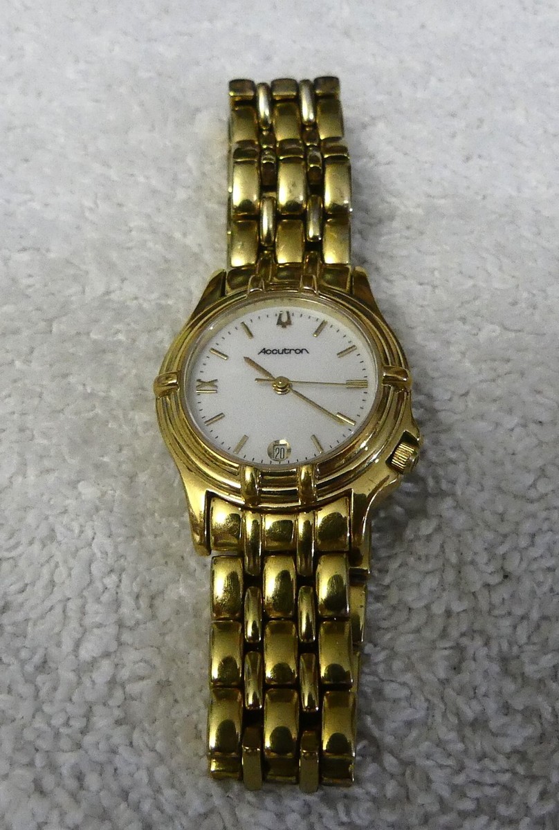 『bulova accutron』ゴールドカラー クォーツ 懐中時計 ACCUTRON Bulova White Dial Gold-Tone Swiss Women's Watch