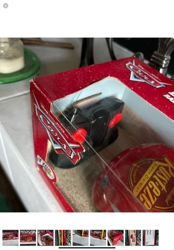 Mattel 200 CARS VINTAGE Lightening McQueen Radio Remote Control Car NEW - Picture 3 of 11