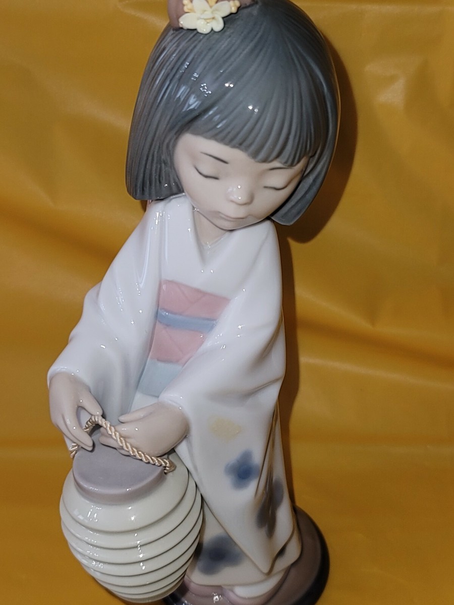 Lladro Daisa Spain Oriental Lantern Girl Porcelain Figurine 6231