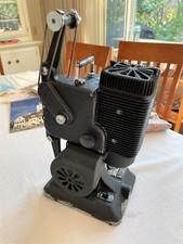 Vintage 16mm Ampro movie film projector/case