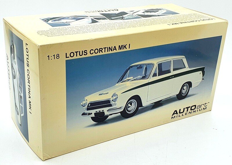 AUTOart 1/18 Scale - 75331 Lotus Cortina Mk1 White / Green
