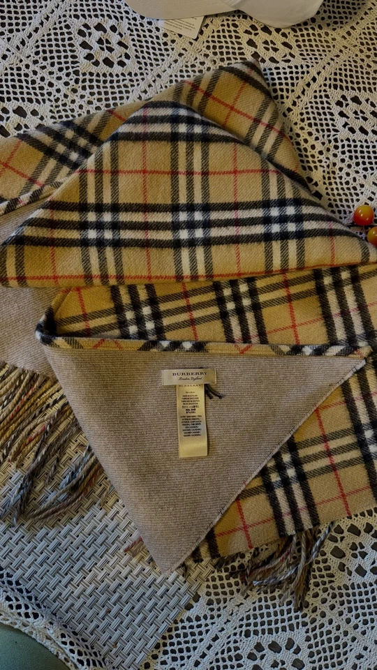 650$ BURBERRY 100% Cashmere 164 x 82 cm exclusivo ENVOLTÓRIO DE LENÇO, caixa original + cheque  - Imagem 2 de 3