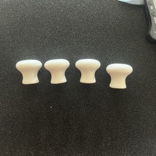 Białe ceramiczne gałki porcelanowe 1,21 cala zestaw 4 używanych