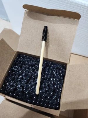 UtiliLuxe 10cm Bamboo Handle Disposable Mascara Wands Eyelash Brush 200 Pack New - Image 1 of 2