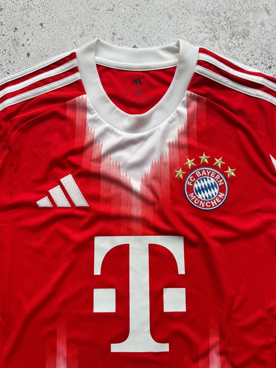 Bayern Munich 2025/2026 Home Football Shirt Adidas Jersey JJ2137