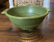Vintage Avocado Green Villaware Colander Plastic Strainer Federal Housewares
