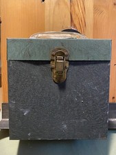 VINTAGE METAL 45 RPM VINYL RECORD STORAGE CARRY CASE / Green / Functional