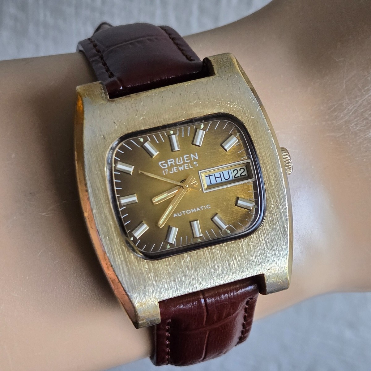 Vintage GRUEN men's automatic watch AS 2066 17Jewels day/date