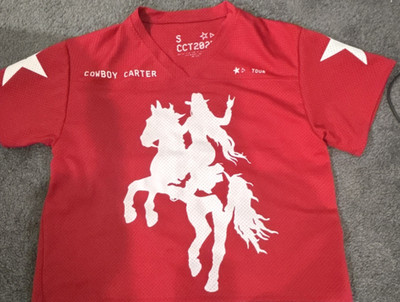 Cowboy Carter CCT2025 Tour Graphic Print Mesh Jersey V-Neck T-Shirt Red S