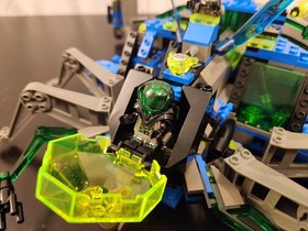 Lego 6977 Arachnoid Star Base - 100% Complete - with Box - w/Instructions - READ