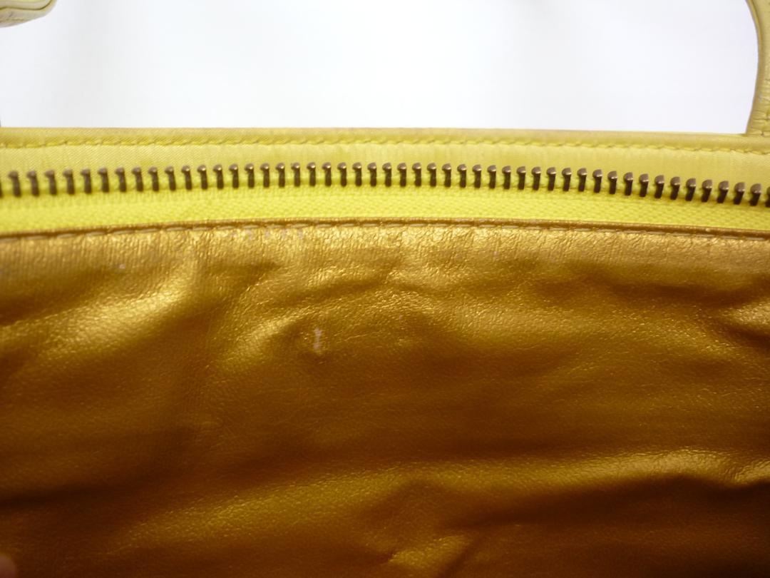 Gianni Versace Tote Bag Yellow Sun Chain Zipper Closure Gianni Versace Tote Bag Yellow Sun Chain Zipper Closure
