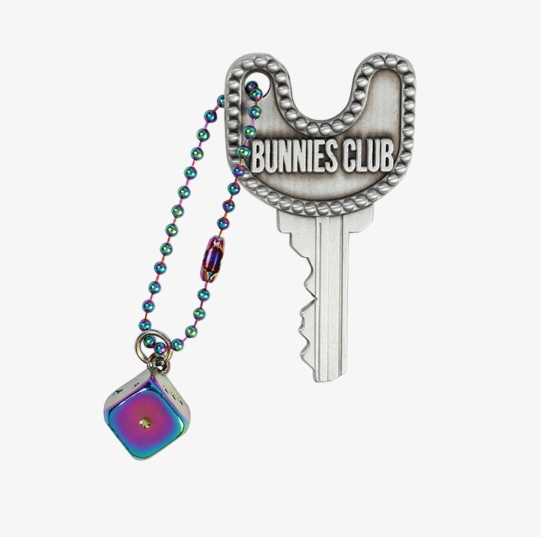 専用★公式NewJeans BUNNIES CLUB DICE KEYRING NEWJEANS BUNNIES CLUB OFFICIAL MD | COKODIVE