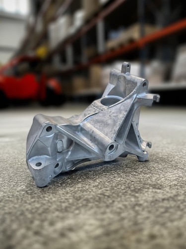 New Passage Water Water Pump Bracket For 13-17 Honda Accord CR-V 2.4L Acura ILib - Picture 10 of 10