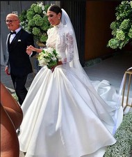 Long Sleeve Mermaid Wedding Dresses Lace Applique Flowers Beading Wedding Gowns