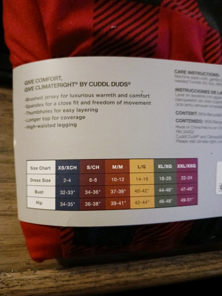 Conjunto de pijama de dos piezas ClimateRight By Cuddl Duds para mujer talla pequeña pijama rojo Foto 4 de 4