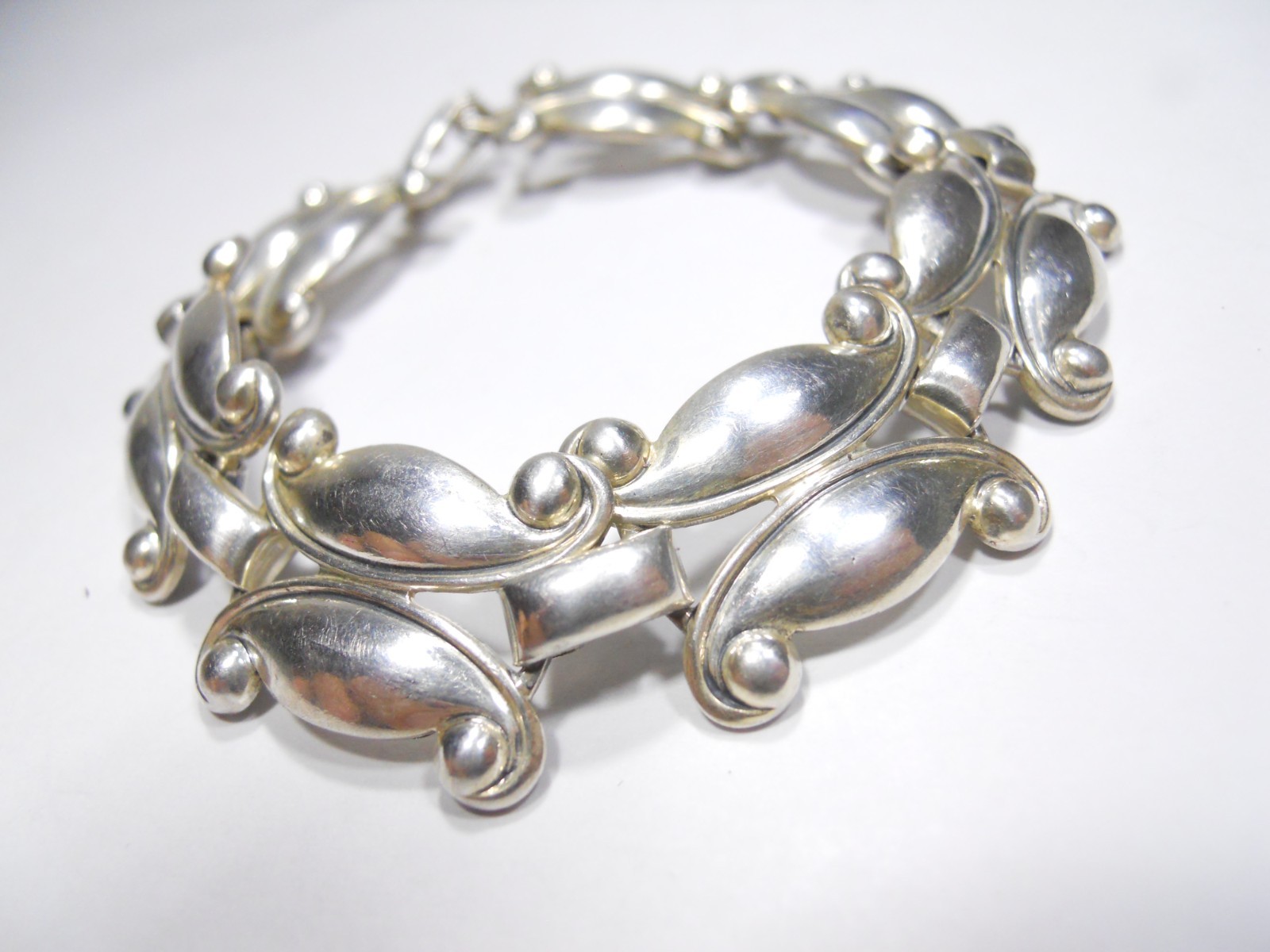 7.5" INCH DANECRAFT SCROLL LINK STATEMENT PATTERN… - image 1