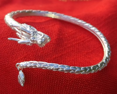 Mythischer Drachen- Armreif, 925 Sterlingsilber, Schuppenhaut, exklusive Arbeit