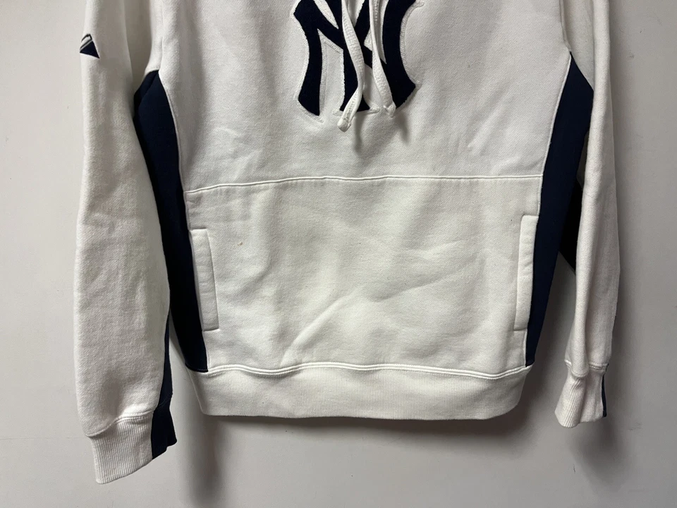 Majestic New York Yankees Pullover Hoodie Sweatshirt MLB Baseball *Read Sizing - Image 2 of 4