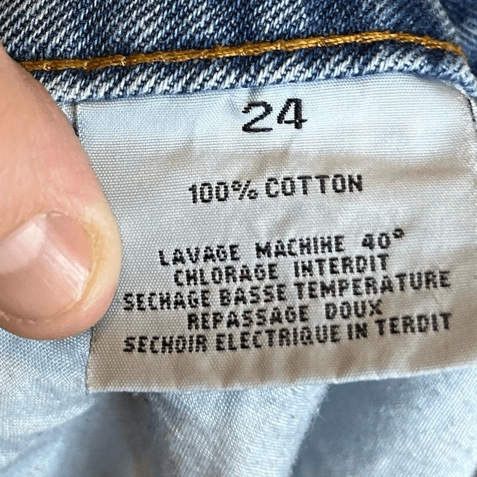 Pantalones cortos de mezclilla Boohoo desgastados con dobladillo crudo talla 20 de Estados Unidos Foto 4 de 4